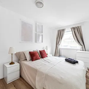 Arte - 3-bedroom Bright House London, Haggerston, Garden, Parking, 8 Min Walk To Haggerston Station, Weekly Or Monthly Stays, Serviced - 7 Guests Londres